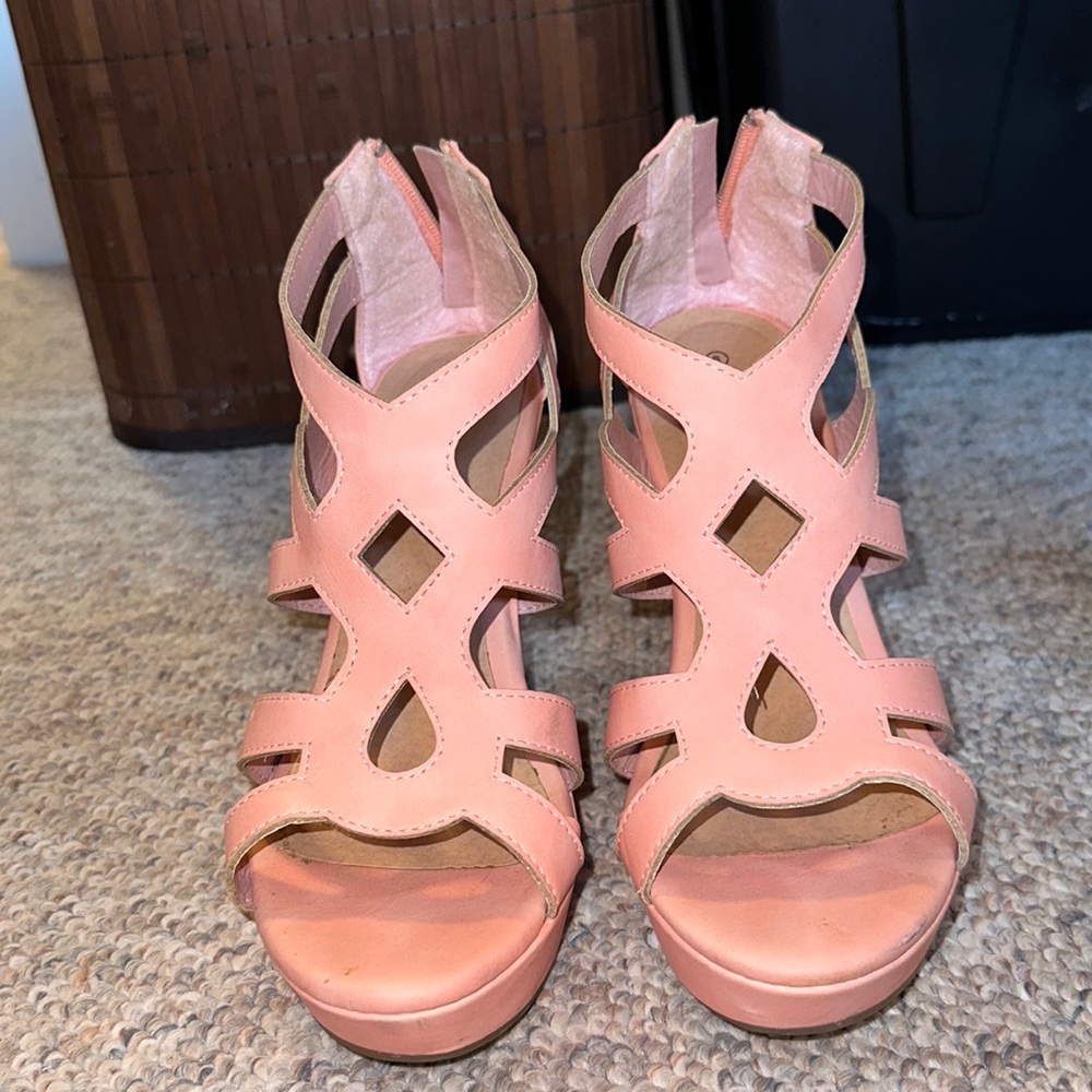 Pink wedges